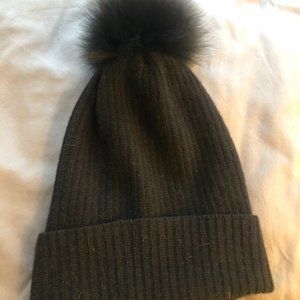 NWT Cashmere beanie with genuine fox fur pom